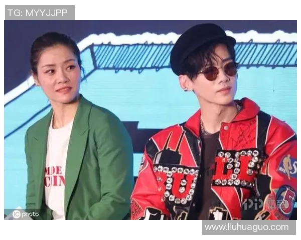 中国明星与足球明星同框瞬间展现跨界魅力与友谊的精彩时刻 中国明星与足球明星同框瞬间展现跨界魅力与友谊的精彩时刻