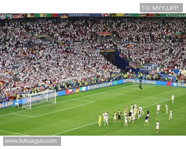 国外球迷热情拥抱足球明星展现全球足球文化的独特魅力与激情 国外球迷热情拥抱足球明星展现全球足球文化的独特魅力与激情