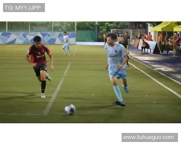 探索dly足球的魅力与激情，揭示背后的故事与精彩瞬间